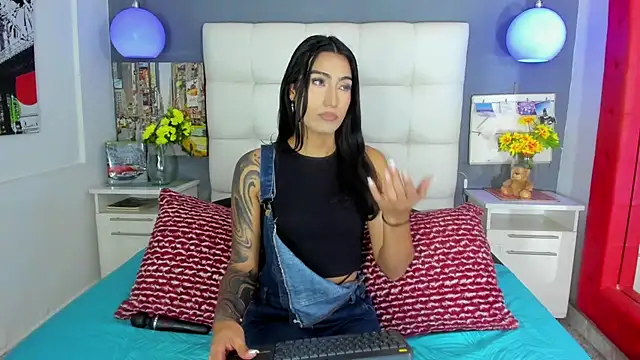 Snapshot of Taly_Fox chatting on 19, 11, 2025 Taly Fox online show from 19, 11, 2025