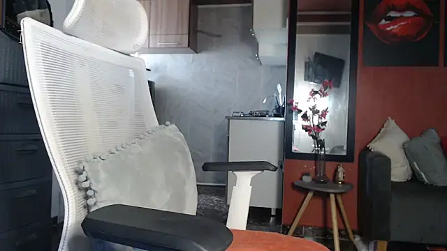 allifit01 online show from 15, 11, 2025