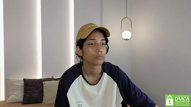 hot little bunny online show from 17, 9, 2025