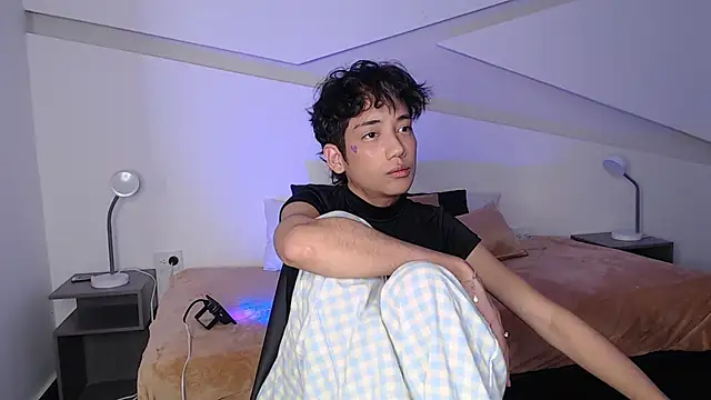 hot little bunny online show from 2, 3, 2025