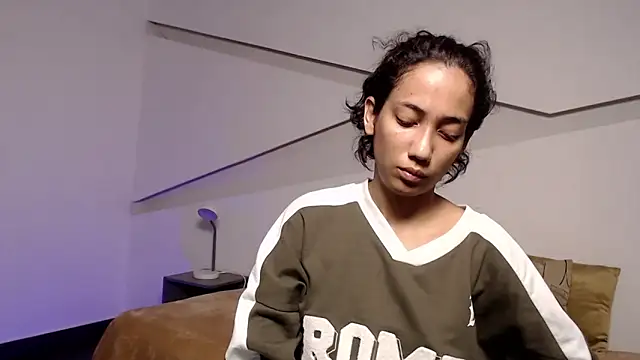 hot little bunny online show from 10, 9, 2025