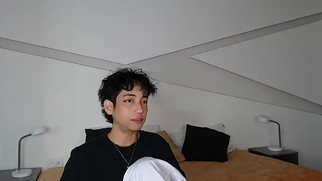 hot little bunny online show from 22, 2, 2025