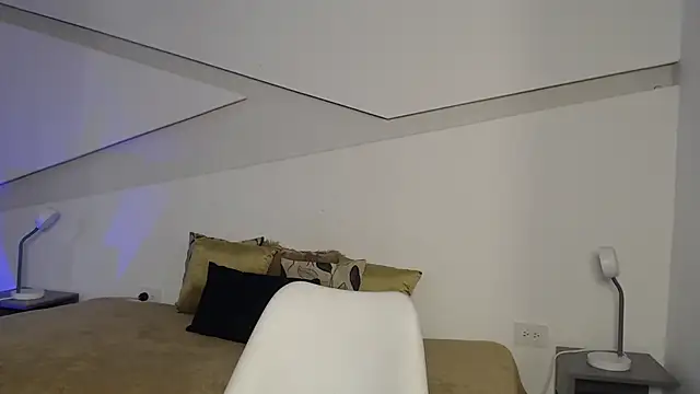 hot little bunny online show from 14, 10, 2025