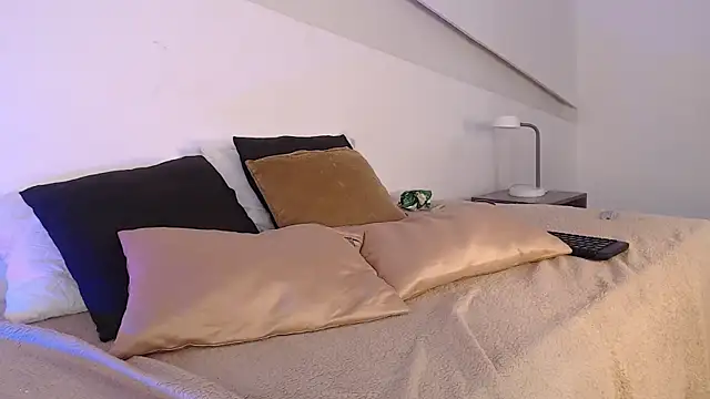 hot little bunny online show from 13, 3, 2025