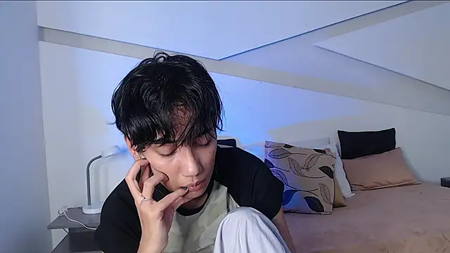 hot little bunny online show from 19, 3, 2025