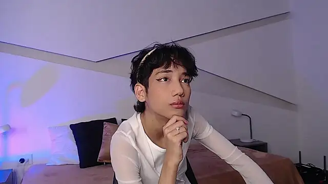 hot little bunny online show from 26, 2, 2025