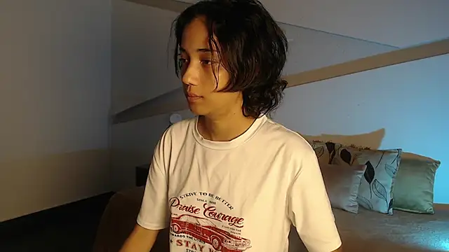 hot little bunny online show from 3, 10, 2025