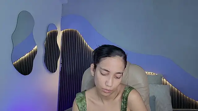 hot little bunny online show from 22, 3, 2026