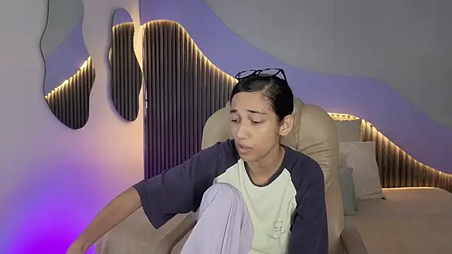 hot little bunny online show from 21, 4, 2026