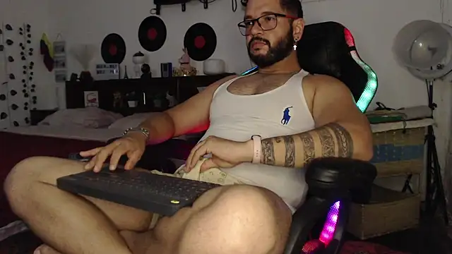 Snapshot of Xein_WoIf chatting on 6, 7, 2026 Xein WoIf online show from 6, 7, 2026