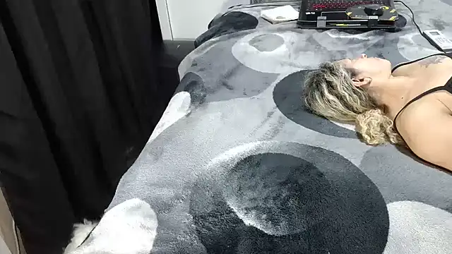 Snapshot of Kellynha_Sweet chatting on 8, 6, 2026 Kellynha Sweet online show from 8, 6, 2026