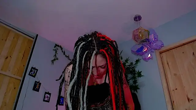 Snapshot of VickyJackson_ chatting on 21, 11, 2025 VickyJackson online show from 21, 11, 2025