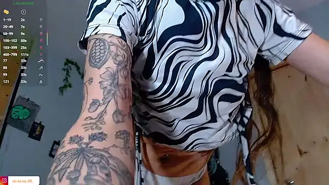 Snapshot of VickyJackson_ chatting on 3, 10, 2025 VickyJackson online show from 3, 10, 2025