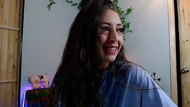 Snapshot of VickyJackson_ chatting on 5, 3, 2025 VickyJackson online show from 5, 3, 2025