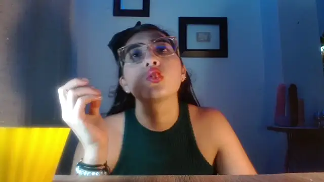 DaMikaela  online show from 10, 2, 2026