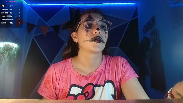 DaMikaela  online show from 29, 10, 2025