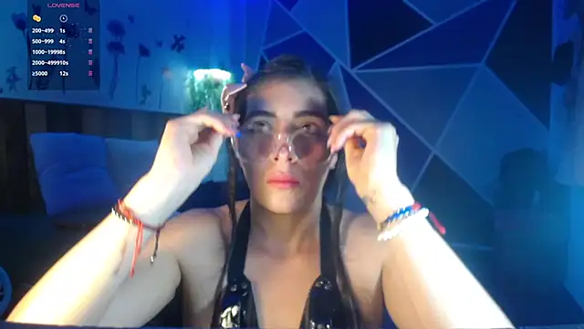 DaMikaela  online show from 8, 11, 2025