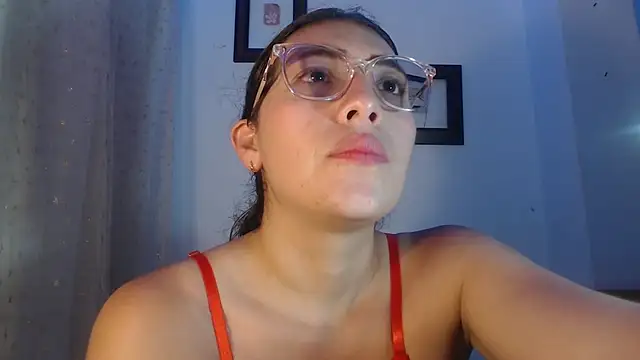 DaMikaela  online show from 1, 3, 2025