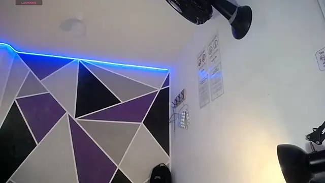 DaMikaela  online show from 21, 12, 2025