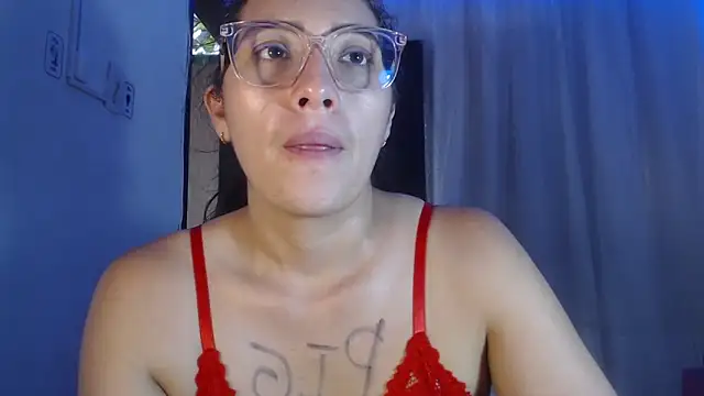 DaMikaela  online show from 2, 3, 2025