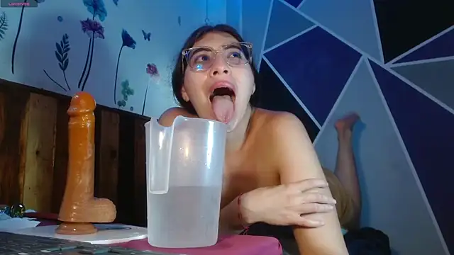 DaMikaela  online show from 19, 9, 2025