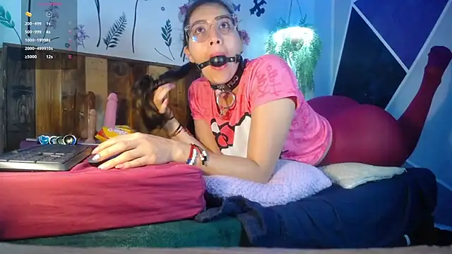 DaMikaela  online show from 9, 11, 2025