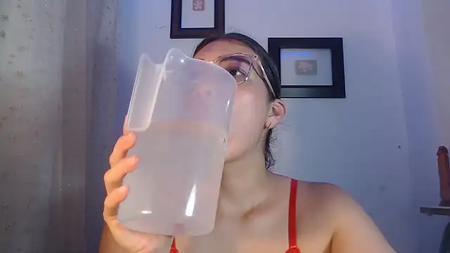 DaMikaela  online show from 17, 3, 2025