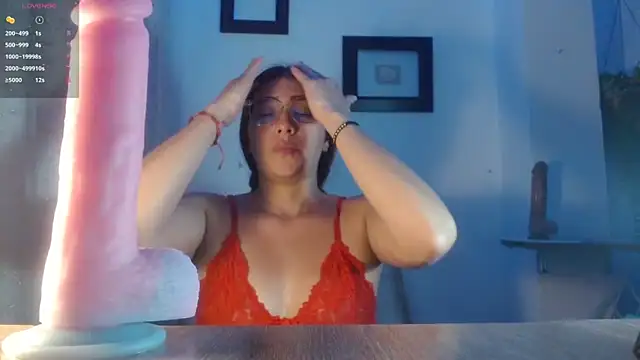 DaMikaela  online show from 2, 10, 2025