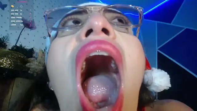 DaMikaela  online show from 2, 12, 2025