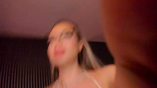 SeraVonDee online show from 14, 12, 2024