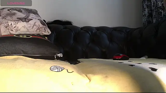 santa queenn online show from 4, 11, 2025