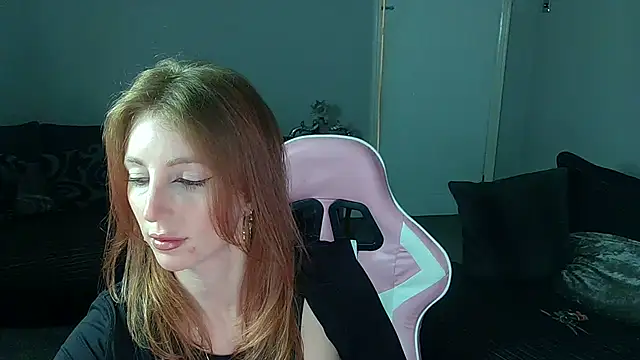 Red firesquirt online show from 15, 4, 2026