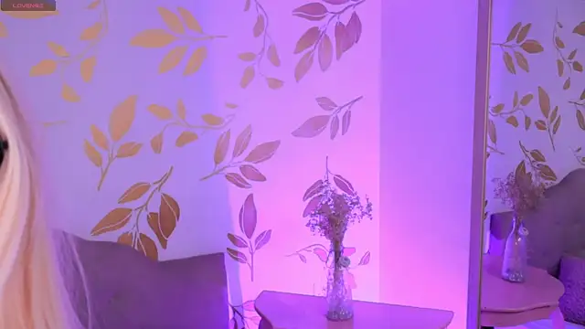 Misselektra   online show from 15, 9, 2025