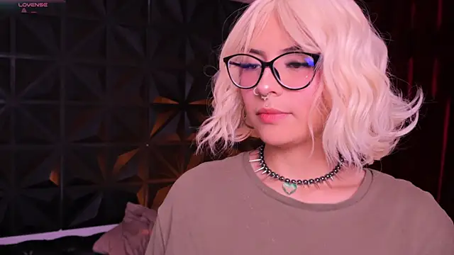 Misselektra   online show from 19, 3, 2025