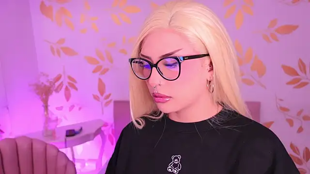 Misselektra   online show from 9, 2, 2026