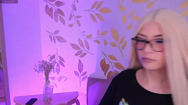 Misselektra   online show from 10, 9, 2025