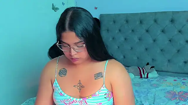 Snapshot of mabellfox chatting on 5, 3, 2025 mabellfox online show from 5, 3, 2025