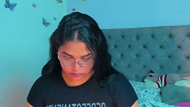 Snapshot of mabellfox chatting on 12, 3, 2025 mabellfox online show from 12, 3, 2025