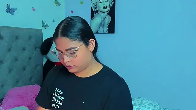 Snapshot of mabellfox chatting on 12, 2, 2025 mabellfox online show from 12, 2, 2025