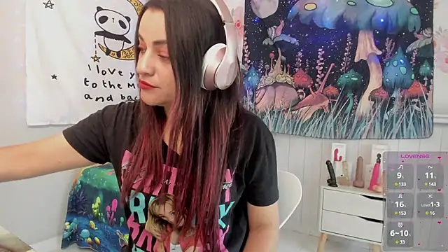 LovelyAzucena online show from 6, 3, 2025