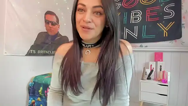 LovelyAzucena online show from 9, 10, 2025