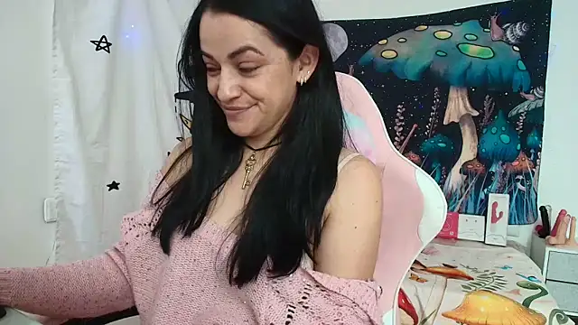 LovelyAzucena online show from 27, 4, 2026