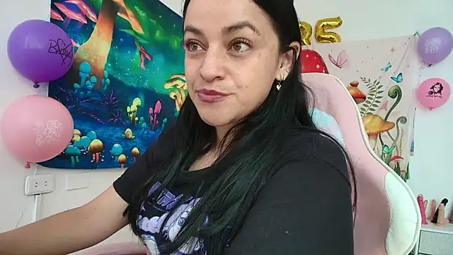 LovelyAzucena online show from 9, 5, 2026
