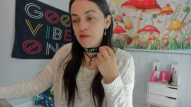 LovelyAzucena online show from 28, 10, 2025