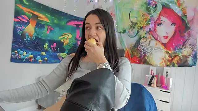 LovelyAzucena online show from 8, 11, 2025