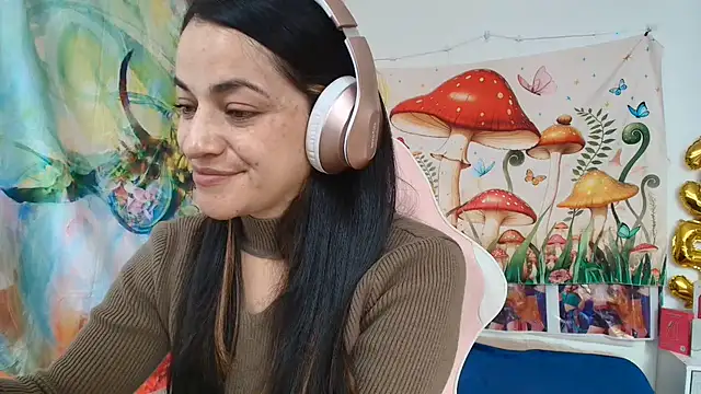 LovelyAzucena online show from 8, 7, 2026