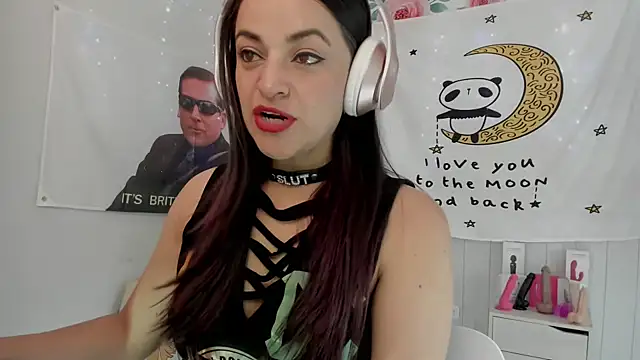 LovelyAzucena online show from 26, 9, 2025