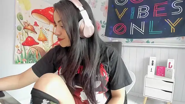 LovelyAzucena online show from 25, 10, 2025