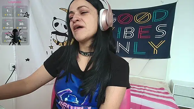 LovelyAzucena online show from 19, 3, 2026