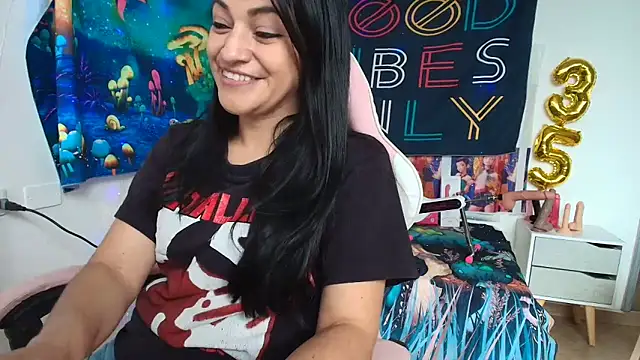LovelyAzucena online show from 29, 5, 2026